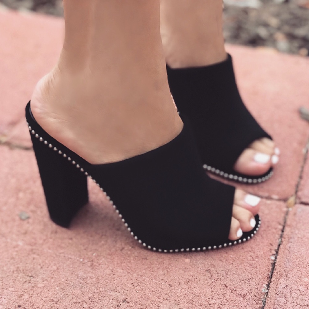 🖤Pilar Mules🖤